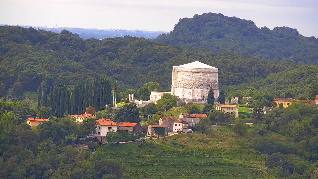 Otkrijte Beskrajnu Web Kameru Nova Gorica i Gorica!