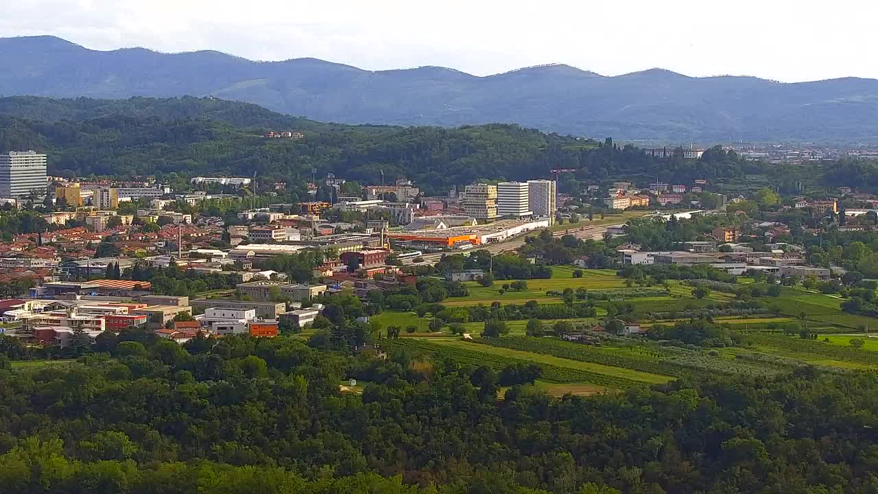 Brezmejna spletna kamera Nova Gorica in Gorica!