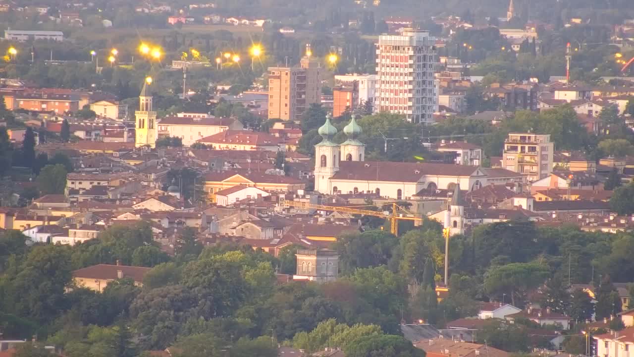 Otkrijte Beskrajnu Web Kameru Nova Gorica i Gorica!