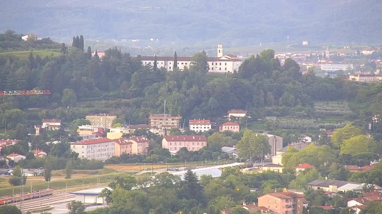 Brezmejna spletna kamera Nova Gorica in Gorica!