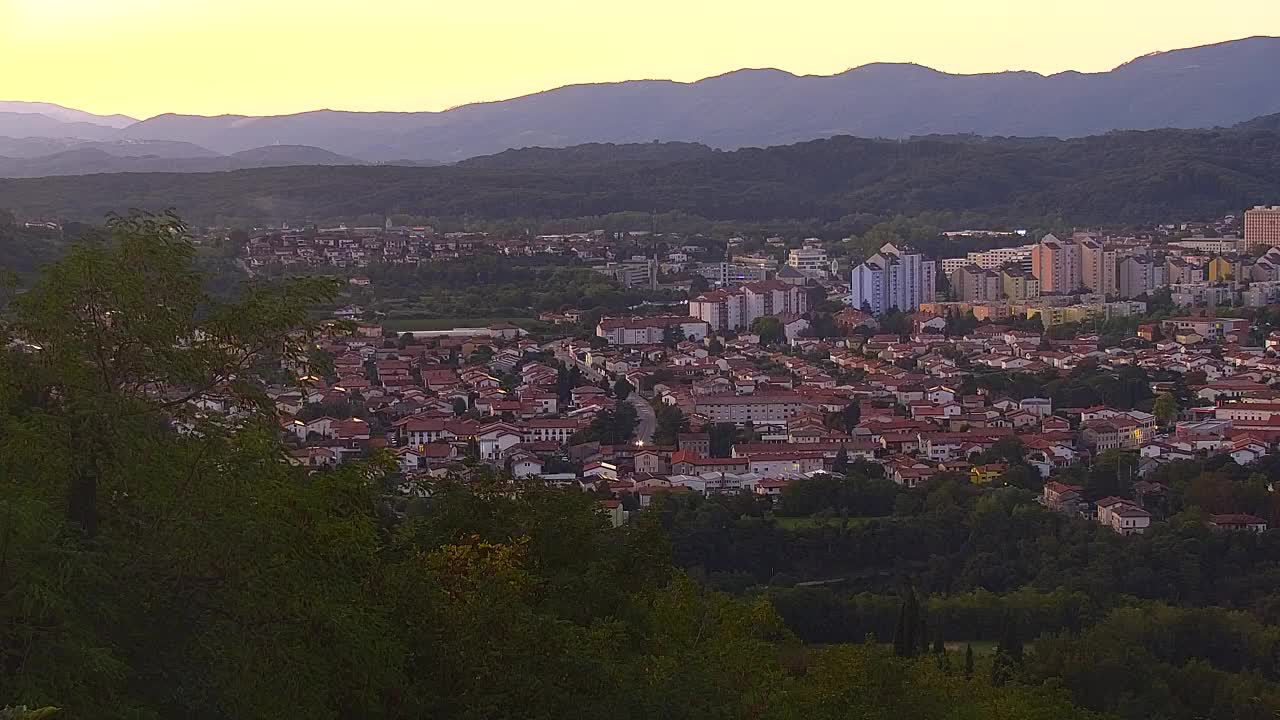 Brezmejna spletna kamera Nova Gorica in Gorica!