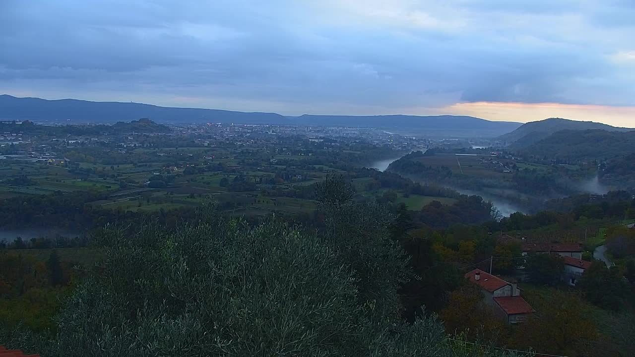 Brezmejna spletna kamera Nova Gorica in Gorica!