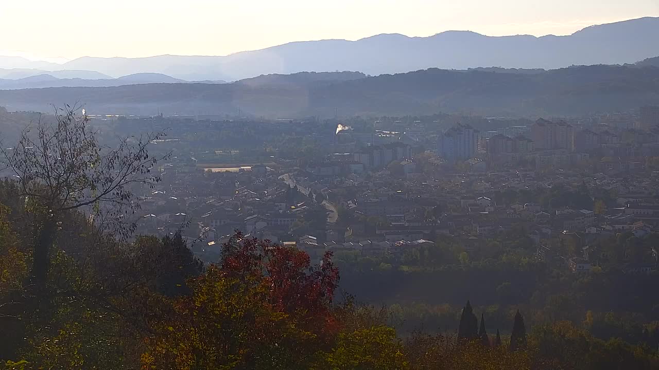 Otkrijte Beskrajnu Web Kameru Nova Gorica i Gorica!