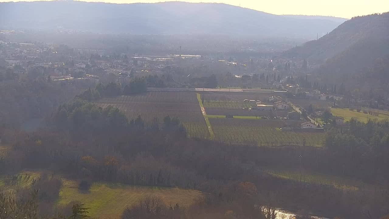 Otkrijte Beskrajnu Web Kameru Nova Gorica i Gorica!