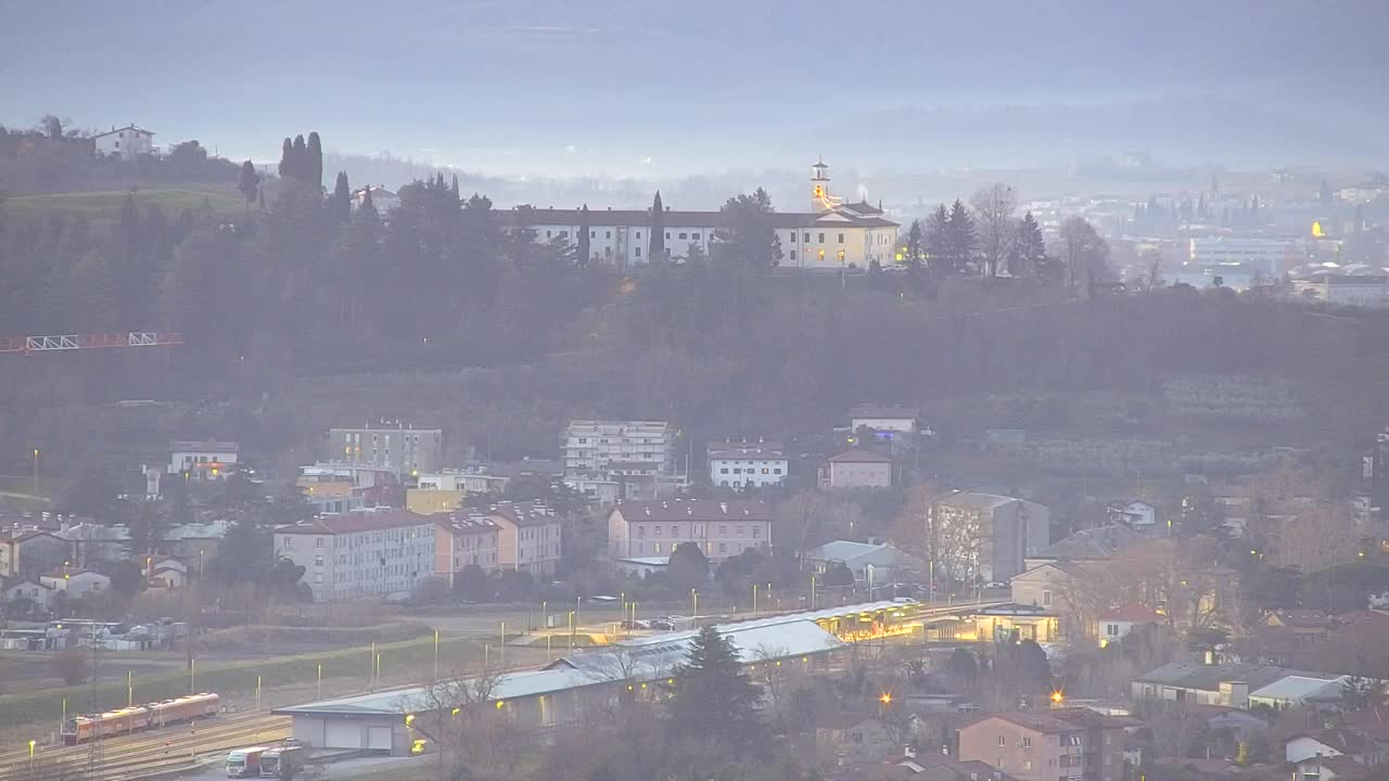 Brezmejna spletna kamera Nova Gorica in Gorica!