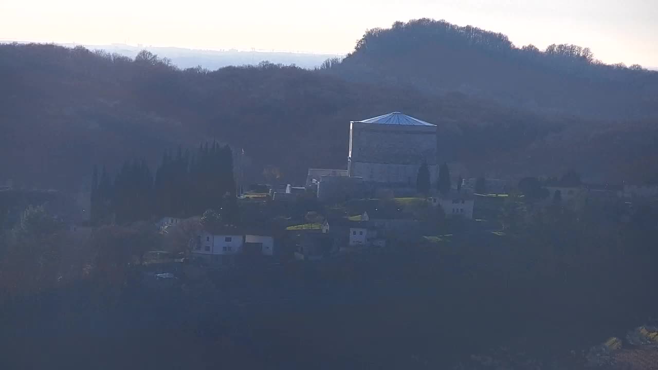 Otkrijte Beskrajnu Web Kameru Nova Gorica i Gorica!