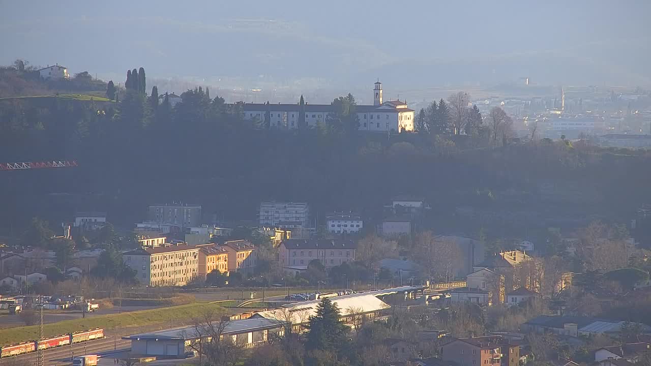 Otkrijte Beskrajnu Web Kameru Nova Gorica i Gorica!