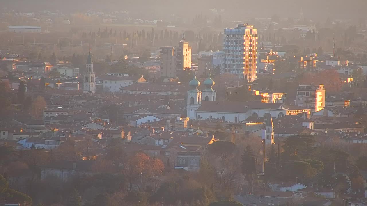 Otkrijte Beskrajnu Web Kameru Nova Gorica i Gorica!