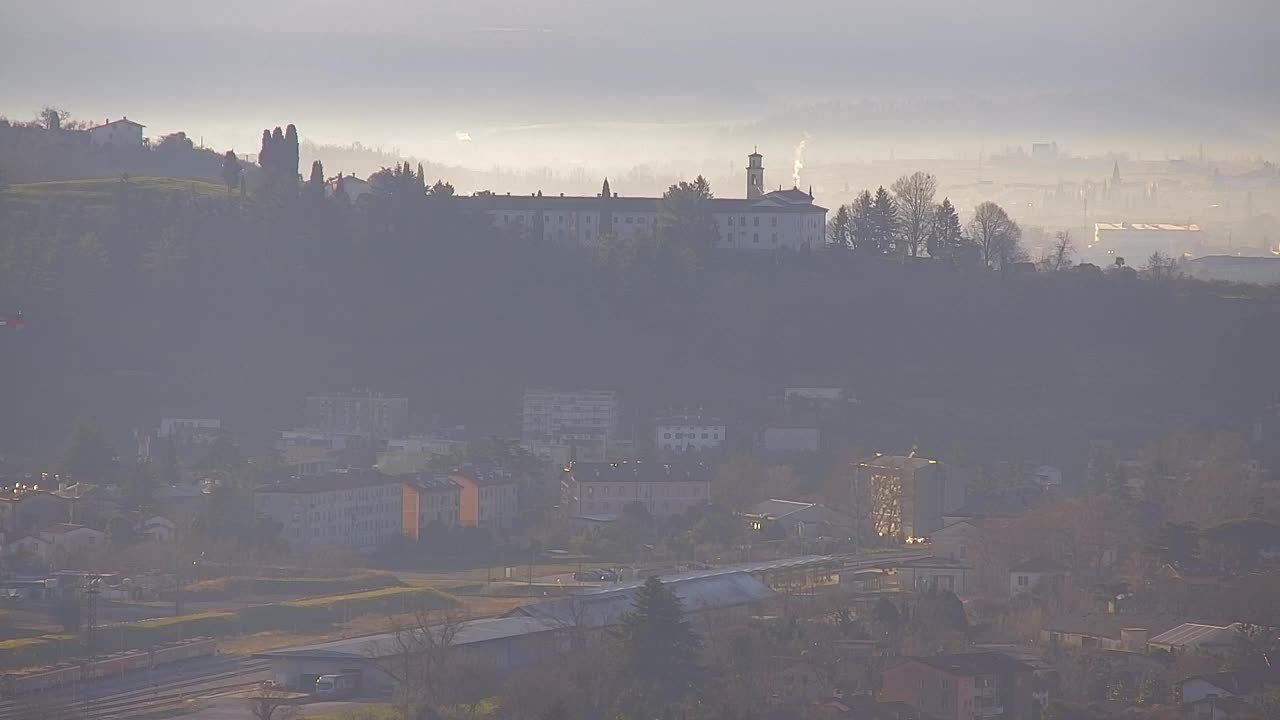 Brezmejna spletna kamera Nova Gorica in Gorica!