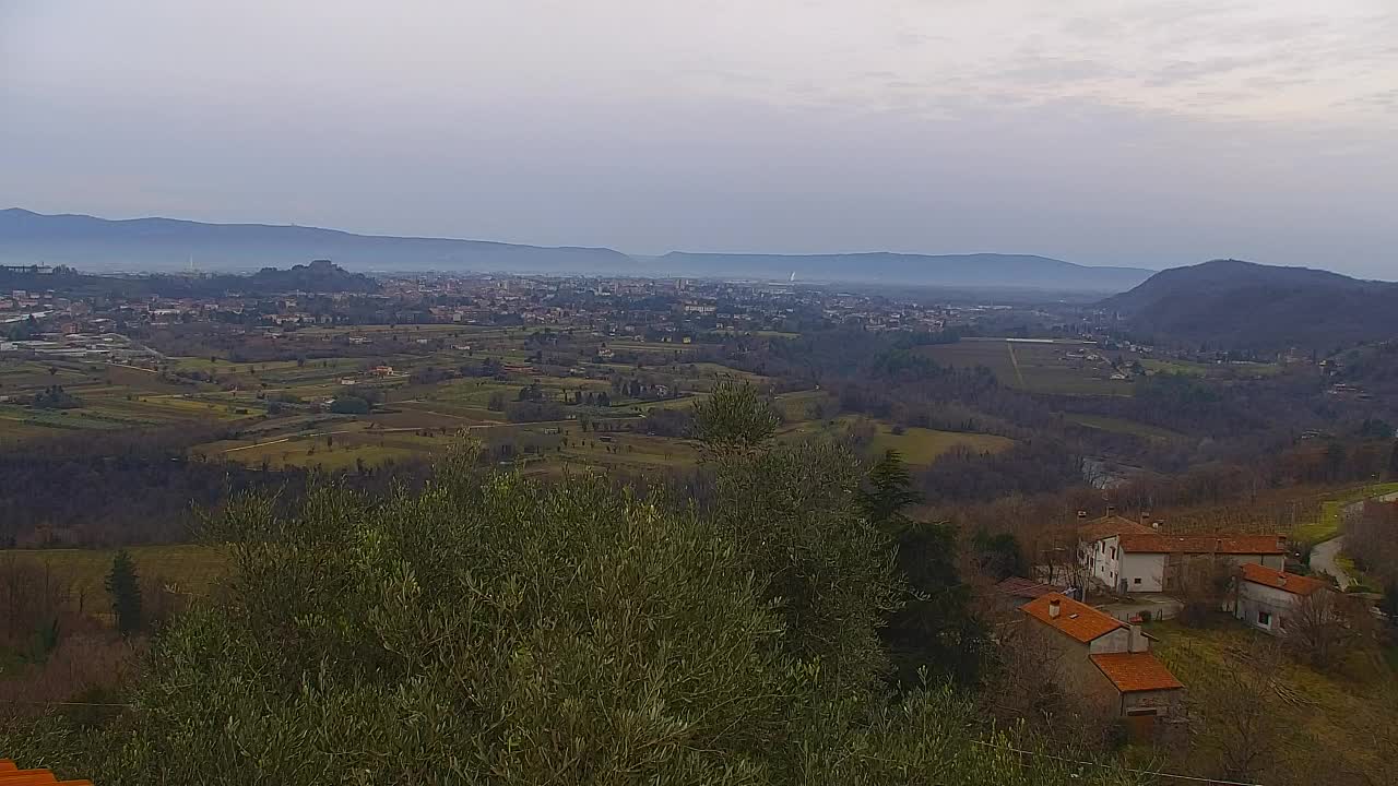 Brezmejna spletna kamera Nova Gorica in Gorica!