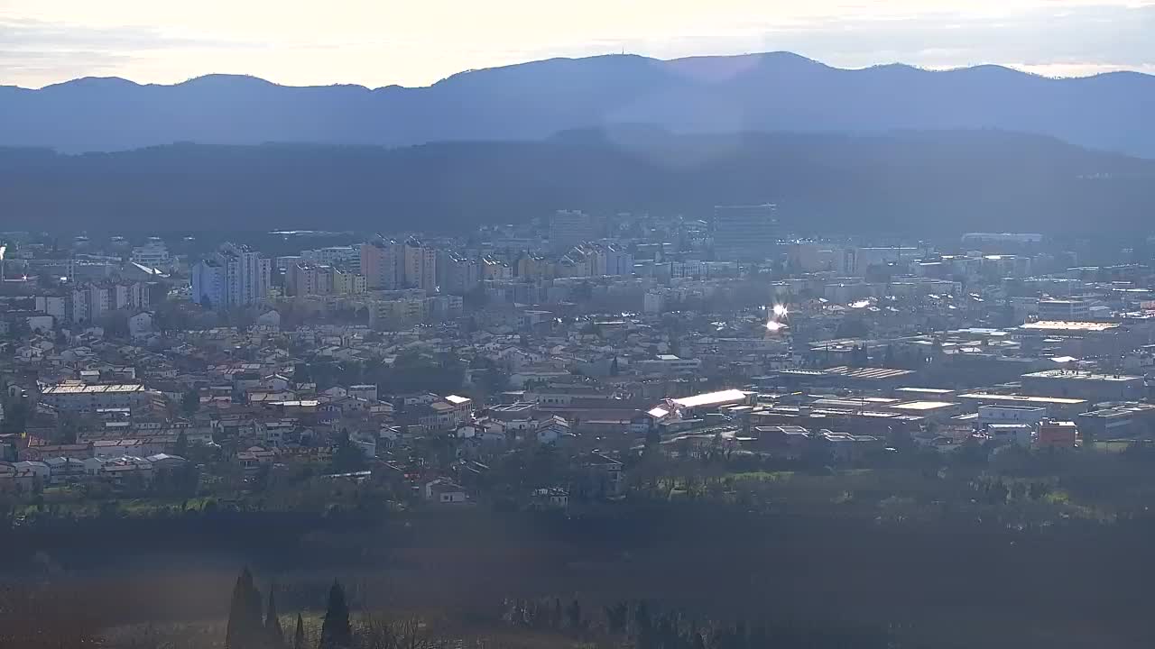 Otkrijte Beskrajnu Web Kameru Nova Gorica i Gorica!