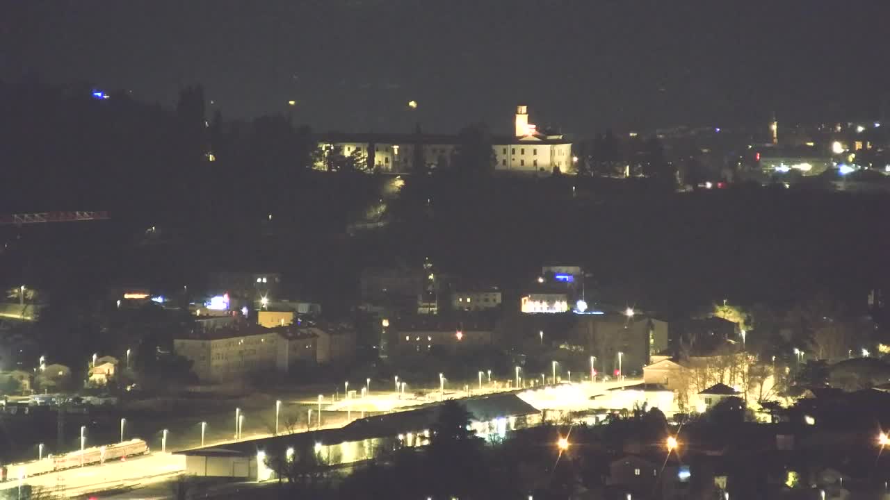 Brezmejna spletna kamera Nova Gorica in Gorica!