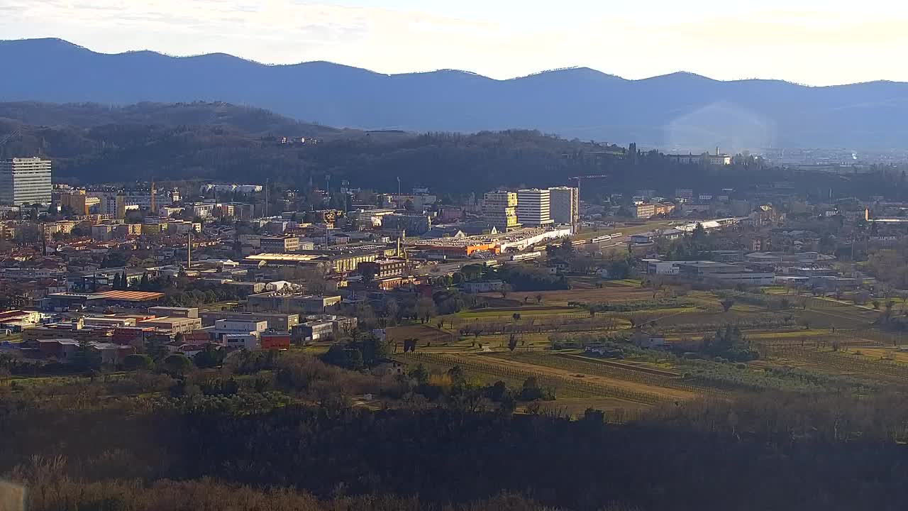 Brezmejna spletna kamera Nova Gorica in Gorica!