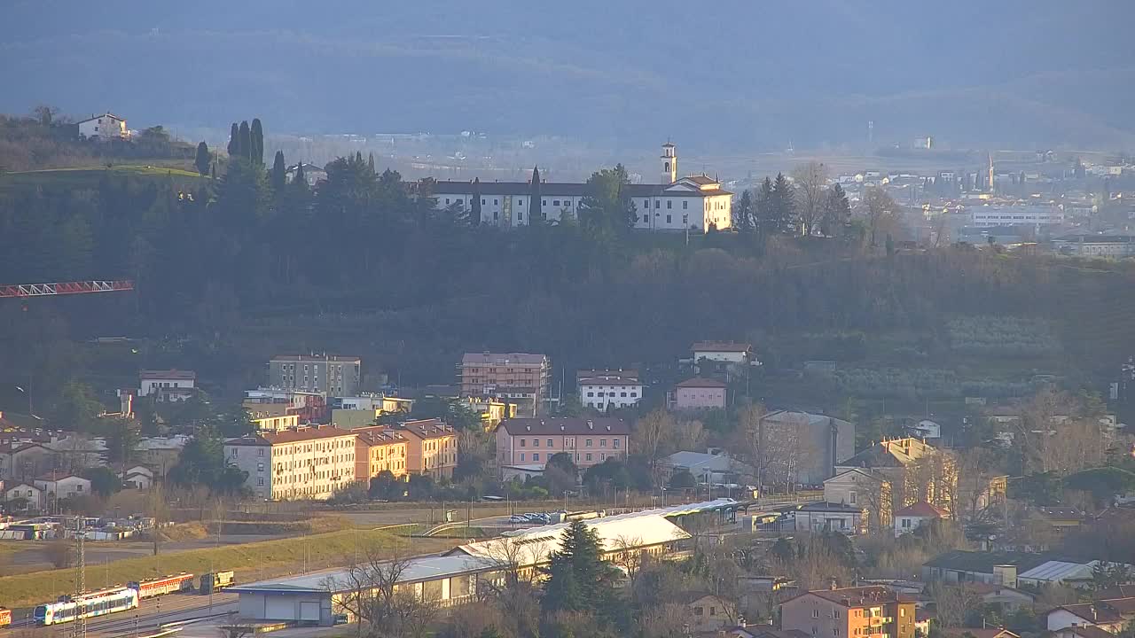 Otkrijte Beskrajnu Web Kameru Nova Gorica i Gorica!