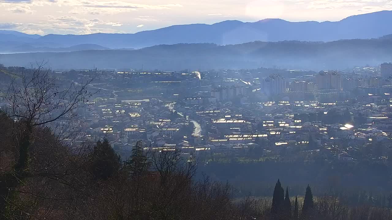 Brezmejna spletna kamera Nova Gorica in Gorica!