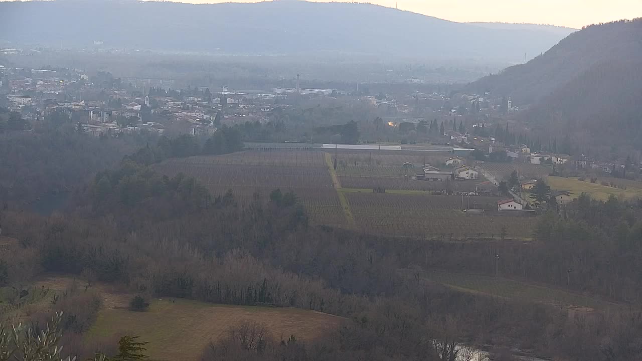 Otkrijte Beskrajnu Web Kameru Nova Gorica i Gorica!