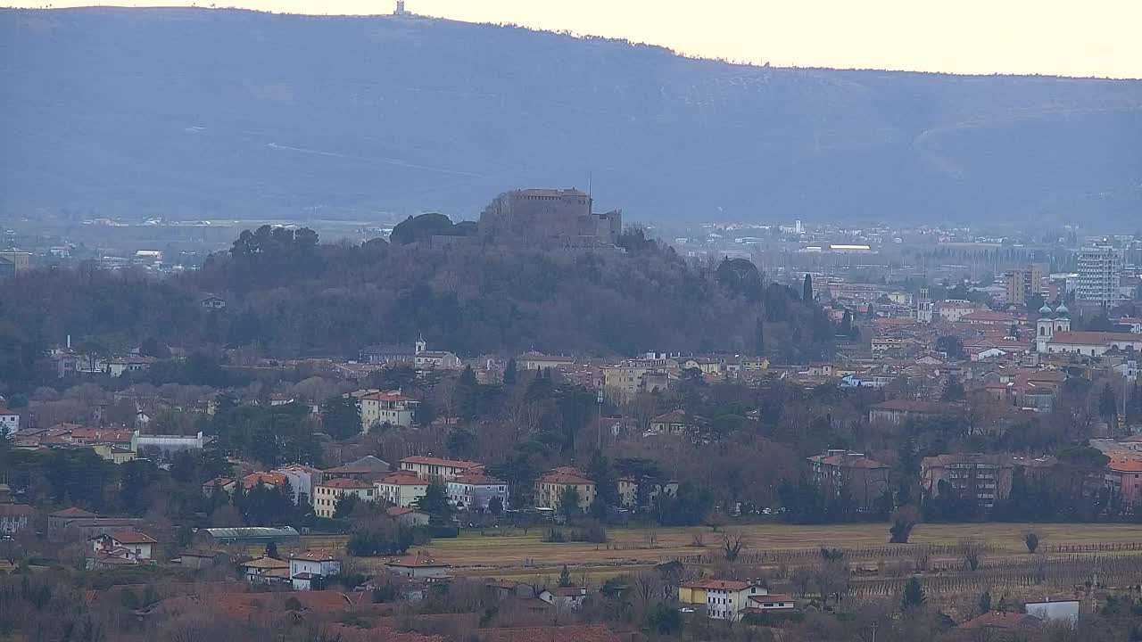 Brezmejna spletna kamera Nova Gorica in Gorica!