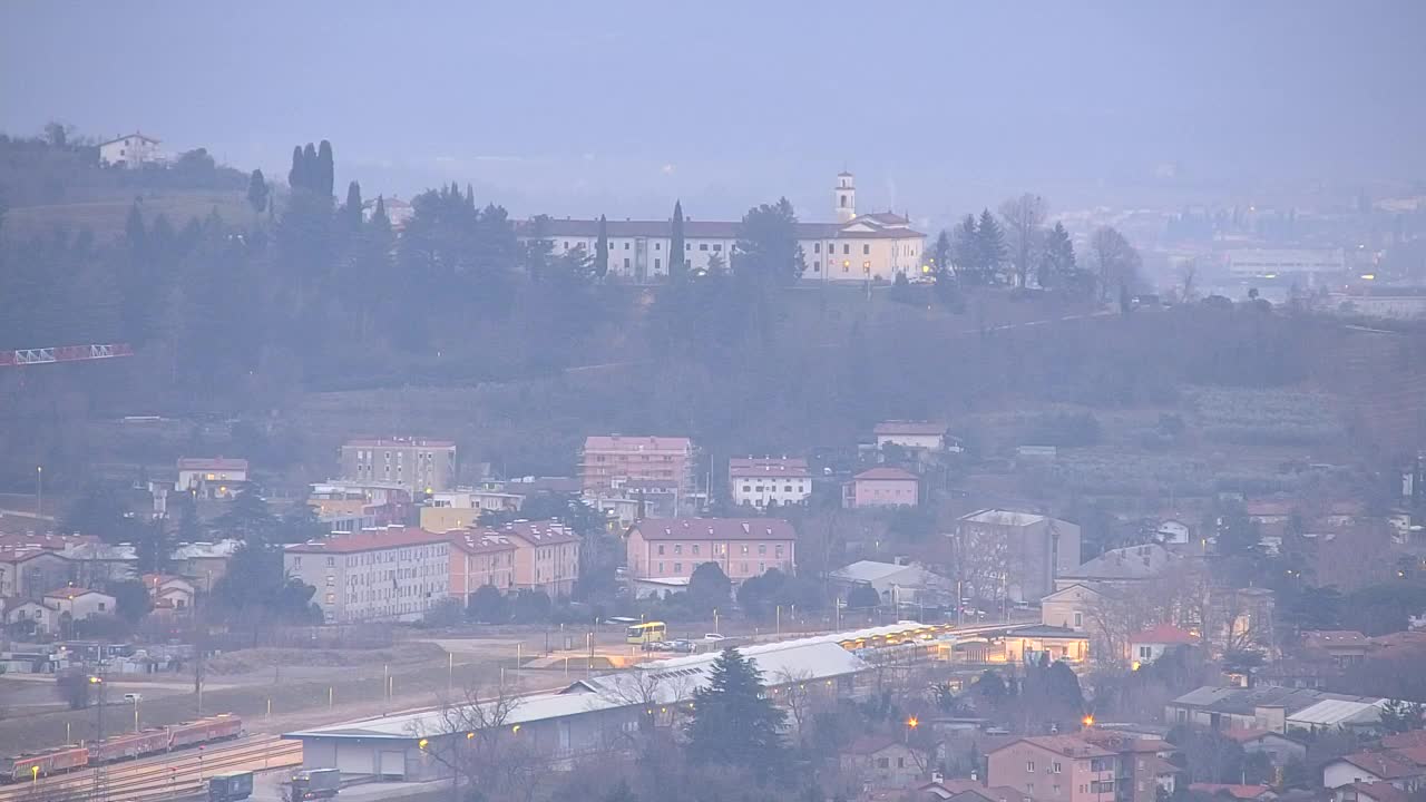 Brezmejna spletna kamera Nova Gorica in Gorica!