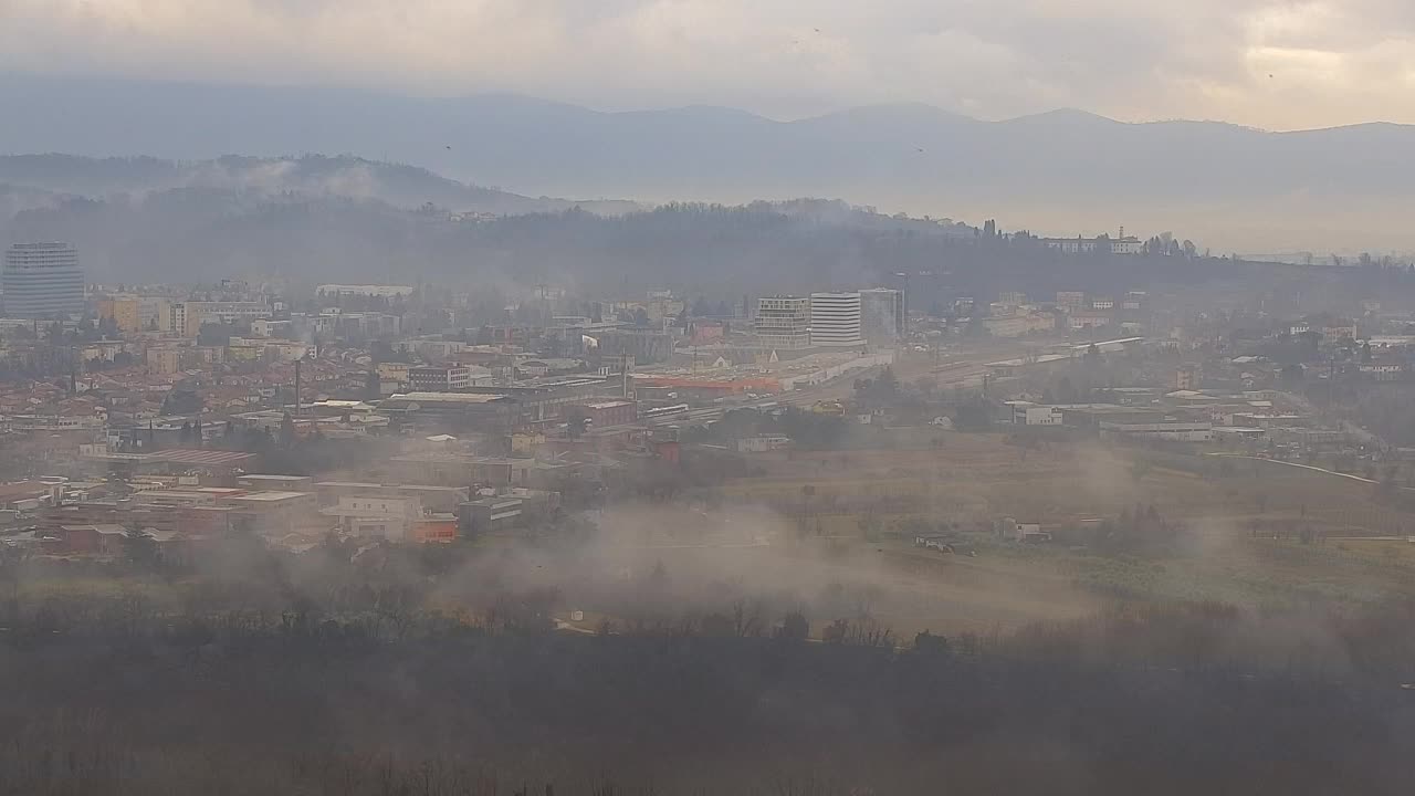 Brezmejna spletna kamera Nova Gorica in Gorica!