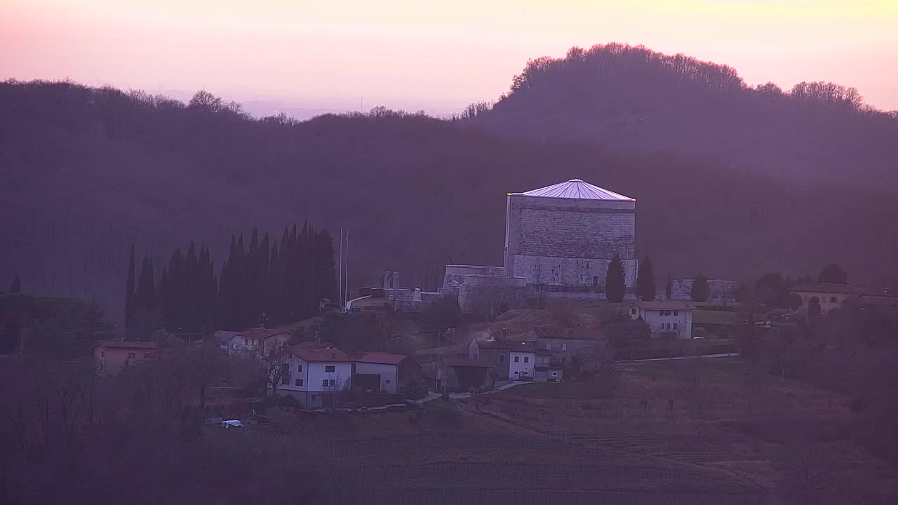 Brezmejna spletna kamera Nova Gorica in Gorica!