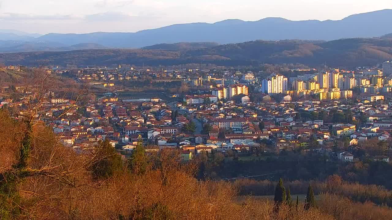 Otkrijte Beskrajnu Web Kameru Nova Gorica i Gorica!