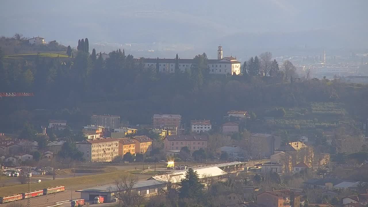 Brezmejna spletna kamera Nova Gorica in Gorica!