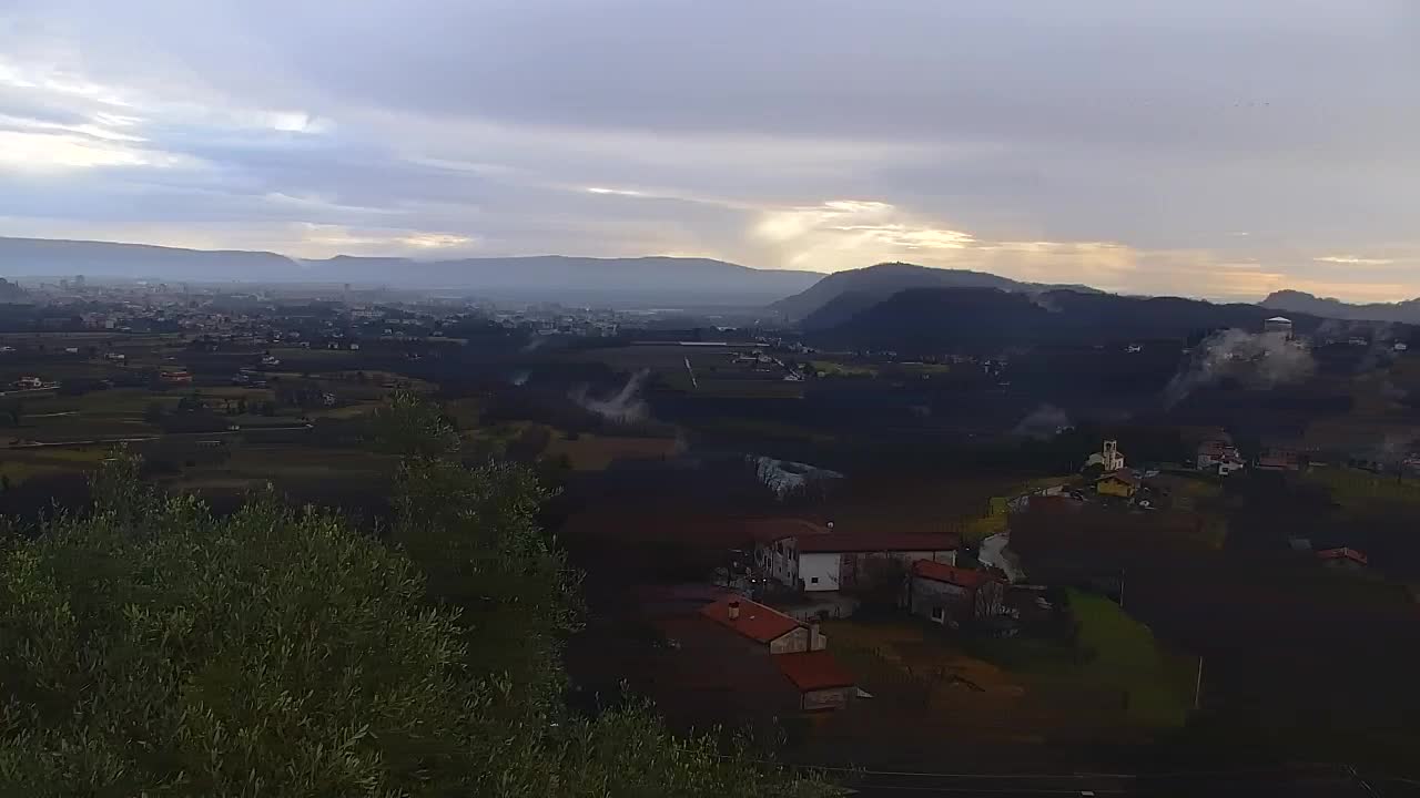 Otkrijte Beskrajnu Web Kameru Nova Gorica i Gorica!