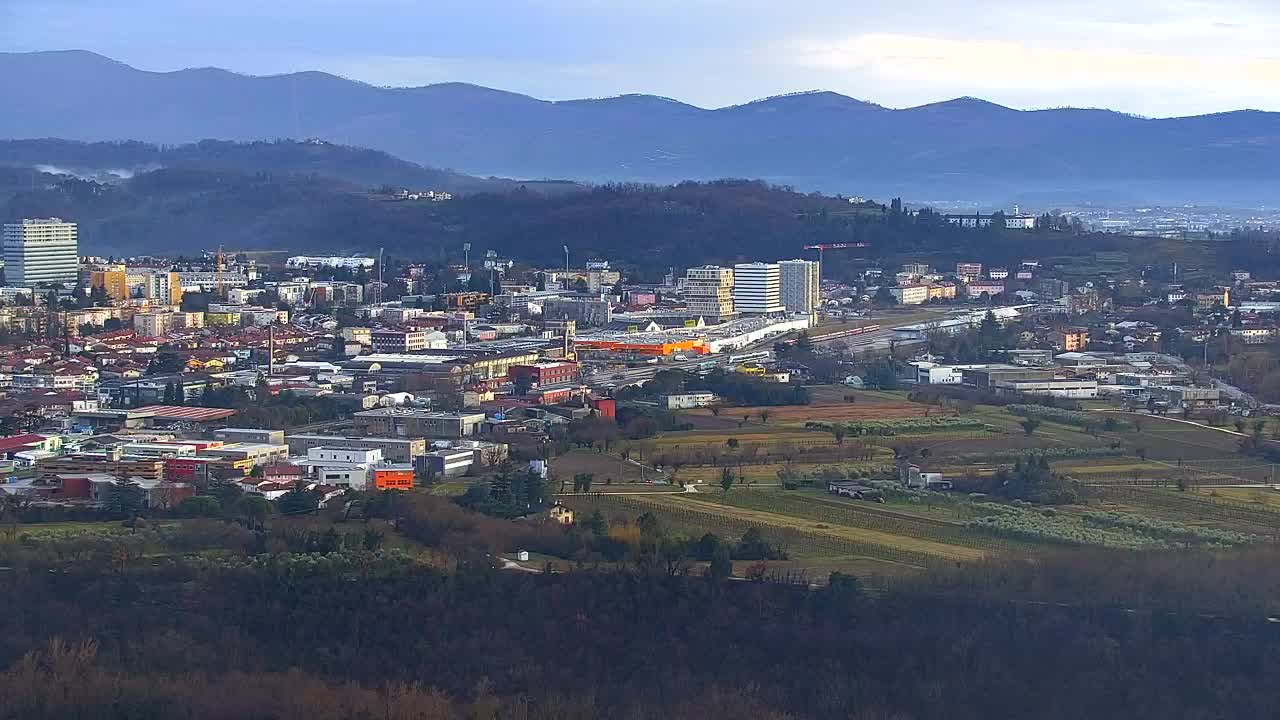 Brezmejna spletna kamera Nova Gorica in Gorica!