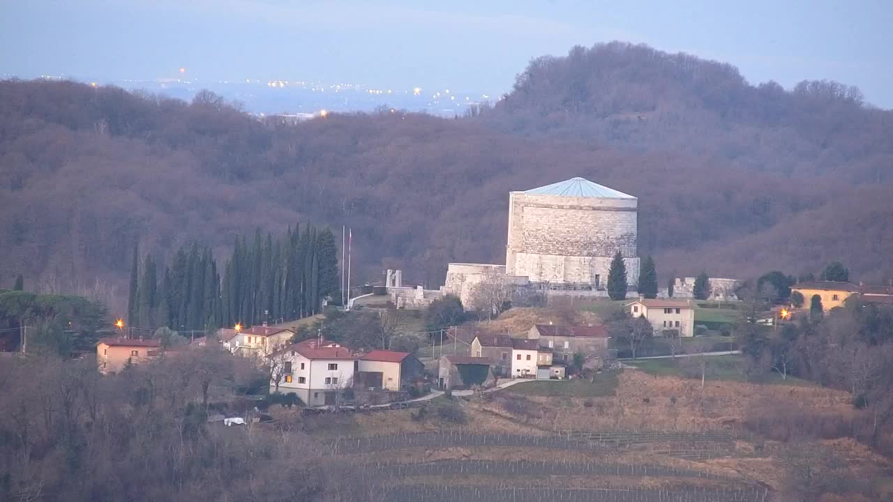 Otkrijte Beskrajnu Web Kameru Nova Gorica i Gorica!