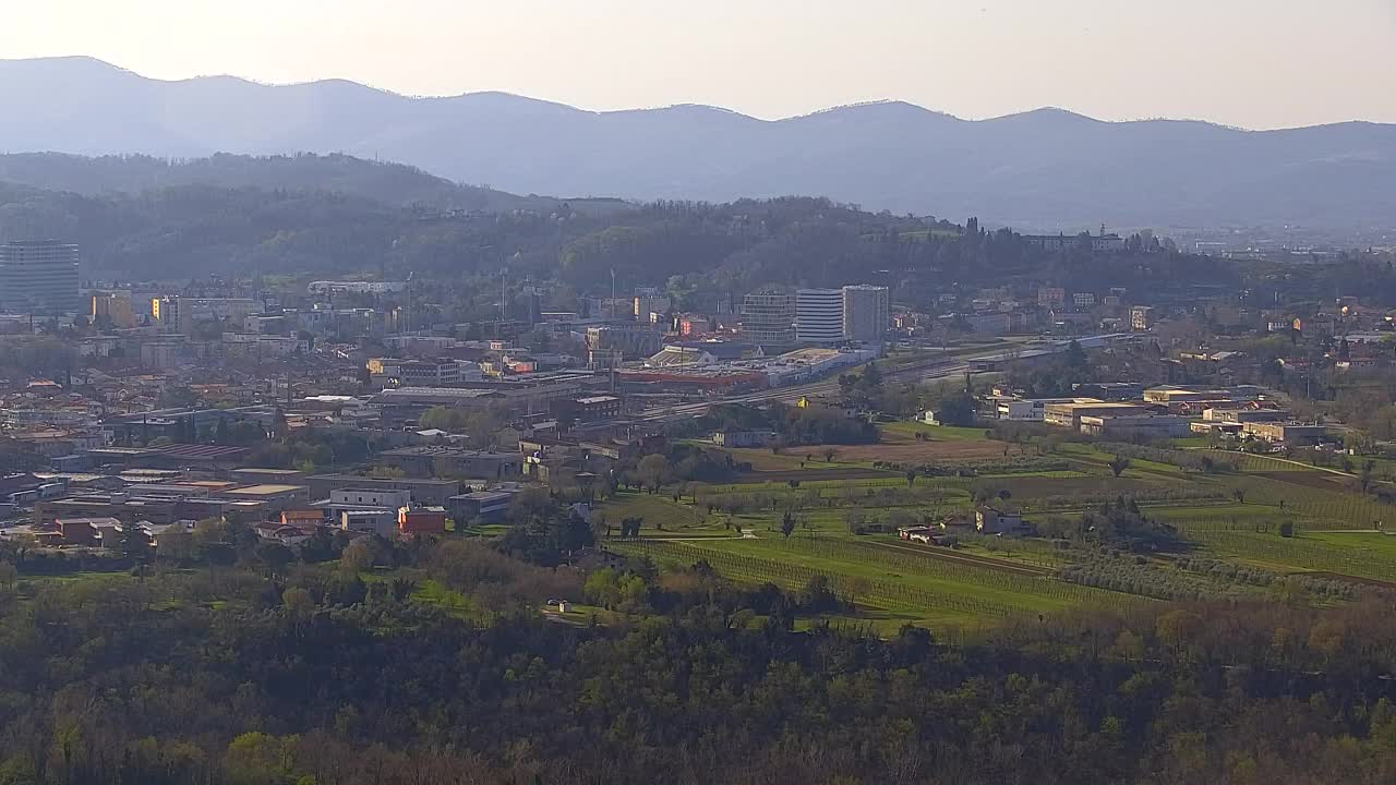 Otkrijte Beskrajnu Web Kameru Nova Gorica i Gorica!