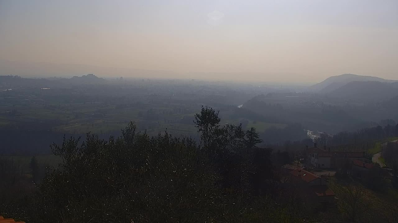 Otkrijte Beskrajnu Web Kameru Nova Gorica i Gorica!