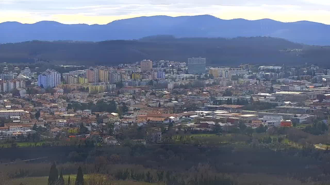 Otkrijte Beskrajnu Web Kameru Nova Gorica i Gorica!