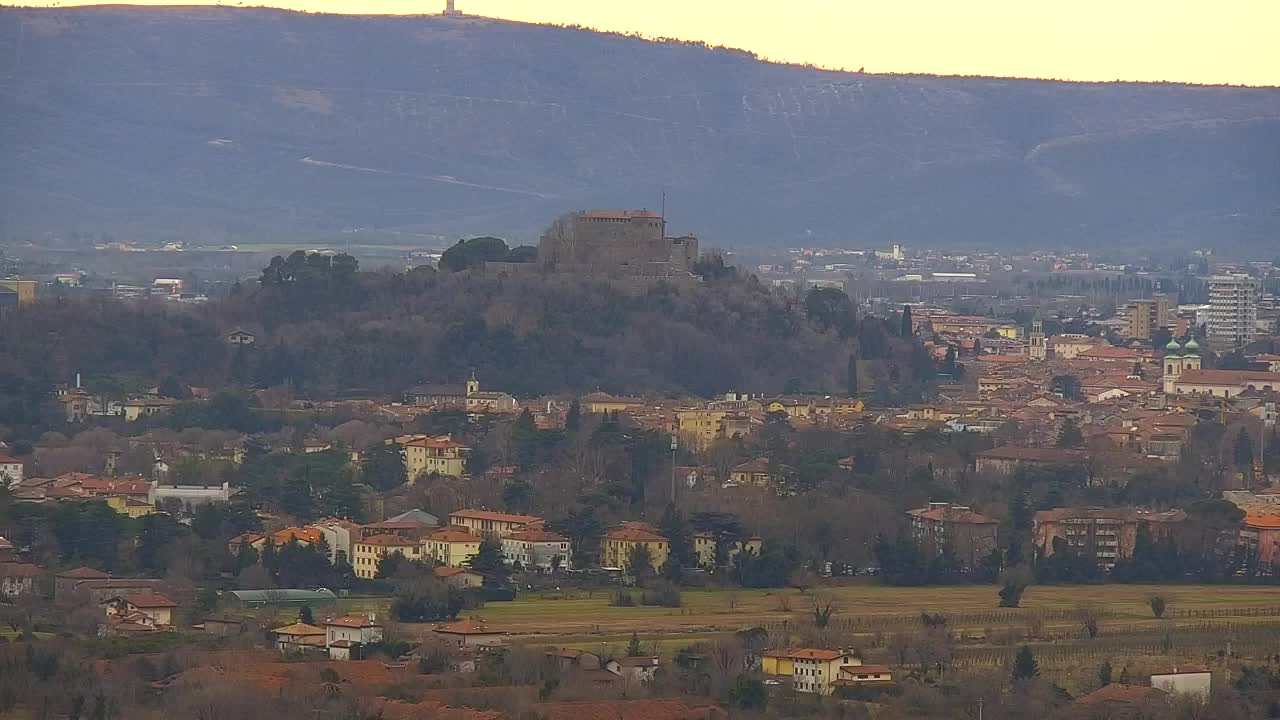 Brezmejna spletna kamera Nova Gorica in Gorica!