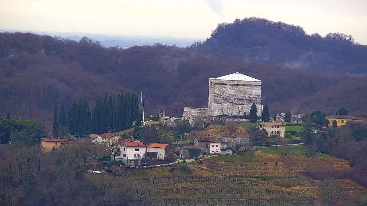Otkrijte Beskrajnu Web Kameru Nova Gorica i Gorica!