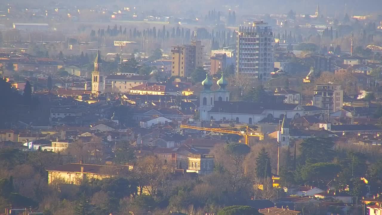 Otkrijte Beskrajnu Web Kameru Nova Gorica i Gorica!