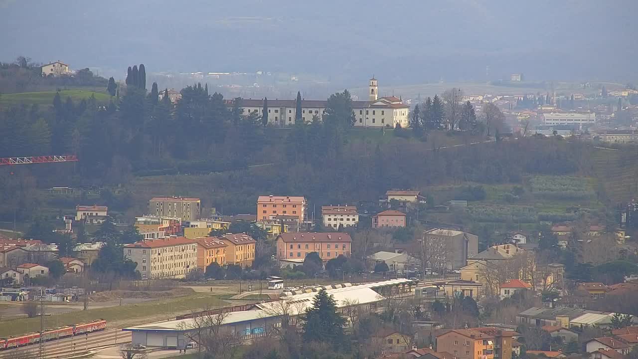Brezmejna spletna kamera Nova Gorica in Gorica!