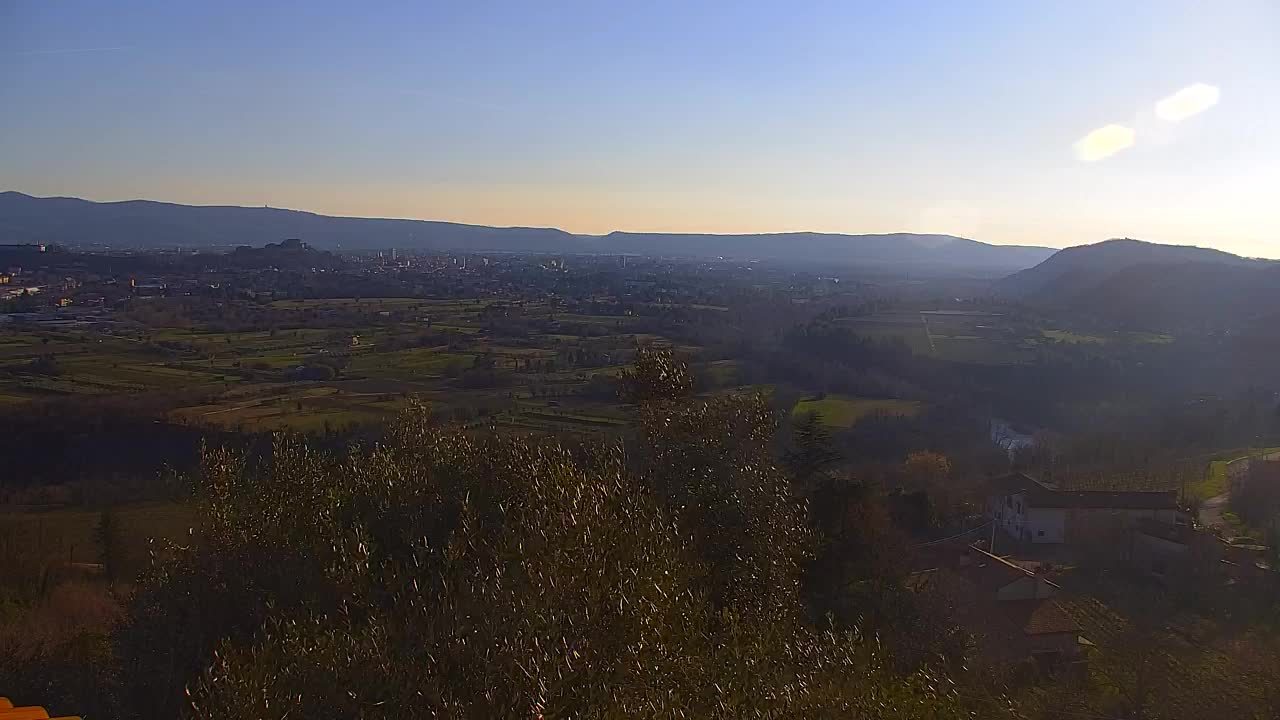 Otkrijte Beskrajnu Web Kameru Nova Gorica i Gorica!