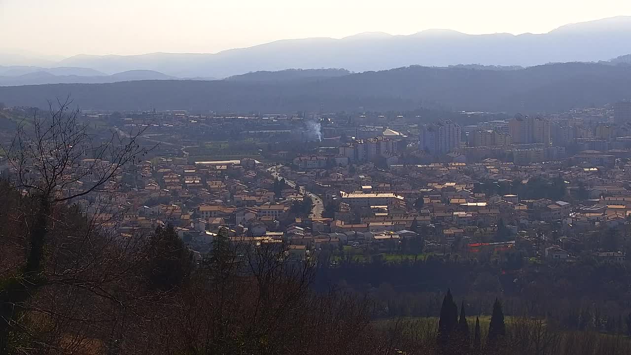 Brezmejna spletna kamera Nova Gorica in Gorica!