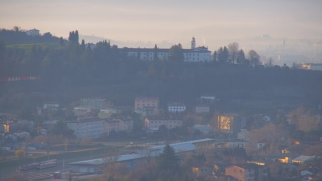 Brezmejna spletna kamera Nova Gorica in Gorica!