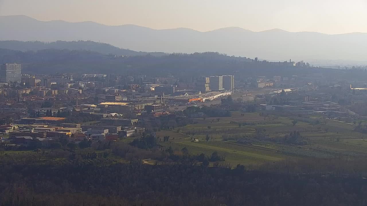 Otkrijte Beskrajnu Web Kameru Nova Gorica i Gorica!