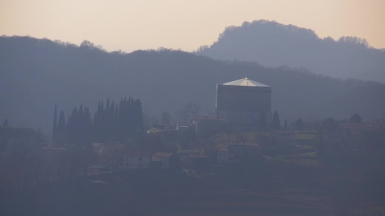 Brezmejna spletna kamera Nova Gorica in Gorica!