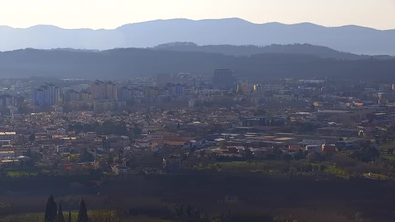 Otkrijte Beskrajnu Web Kameru Nova Gorica i Gorica!