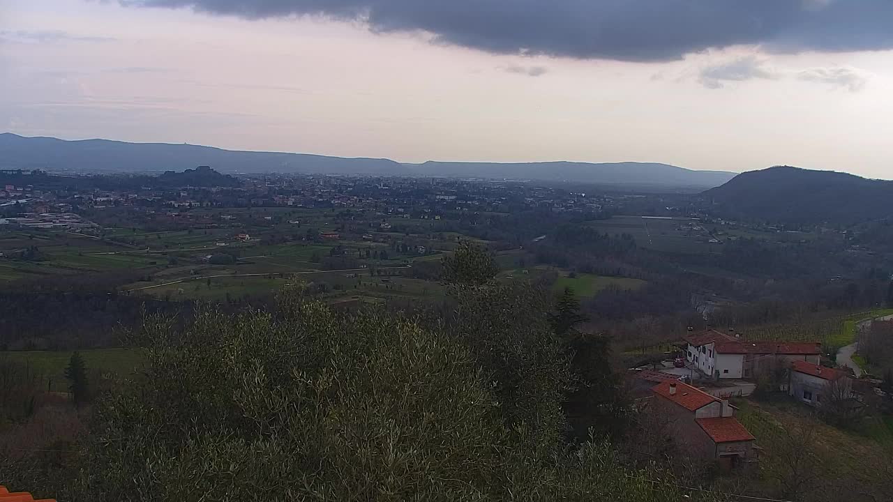 Otkrijte Beskrajnu Web Kameru Nova Gorica i Gorica!