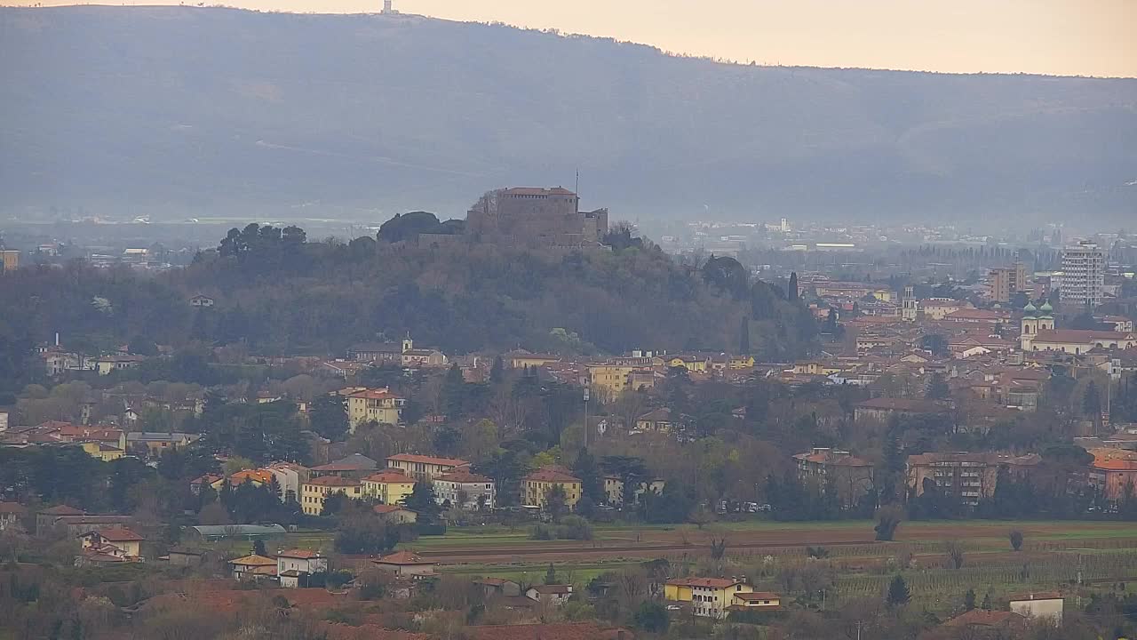 Otkrijte Beskrajnu Web Kameru Nova Gorica i Gorica!