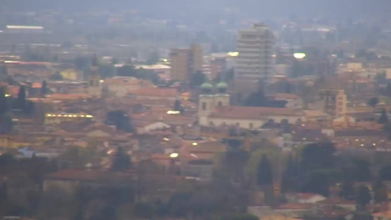 Brezmejna spletna kamera Nova Gorica in Gorica!