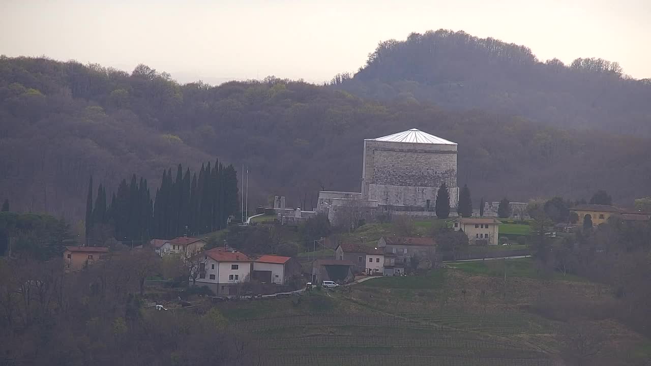 Brezmejna spletna kamera Nova Gorica in Gorica!