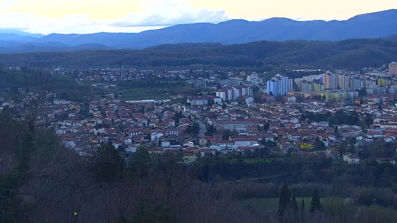 Brezmejna spletna kamera Nova Gorica in Gorica!