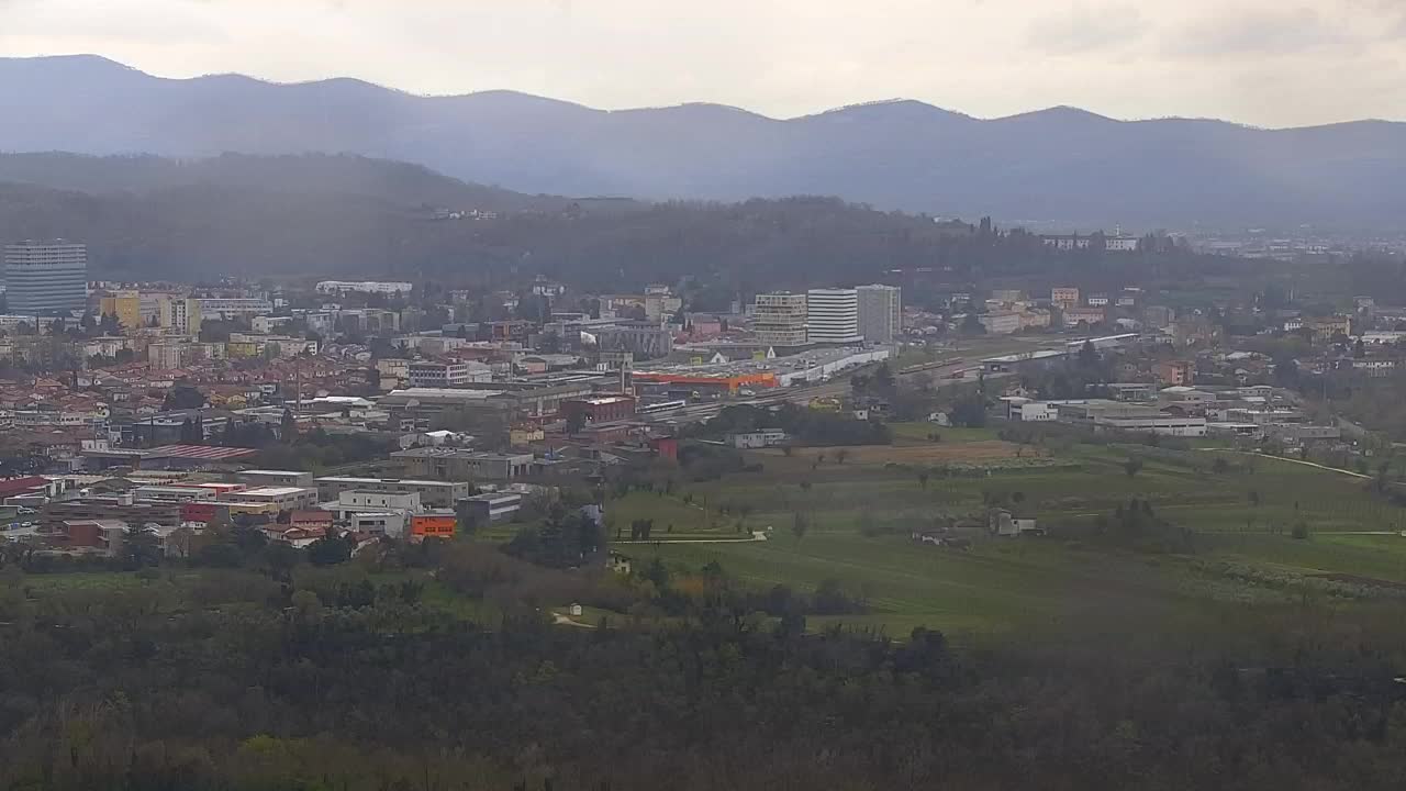 Brezmejna spletna kamera Nova Gorica in Gorica!