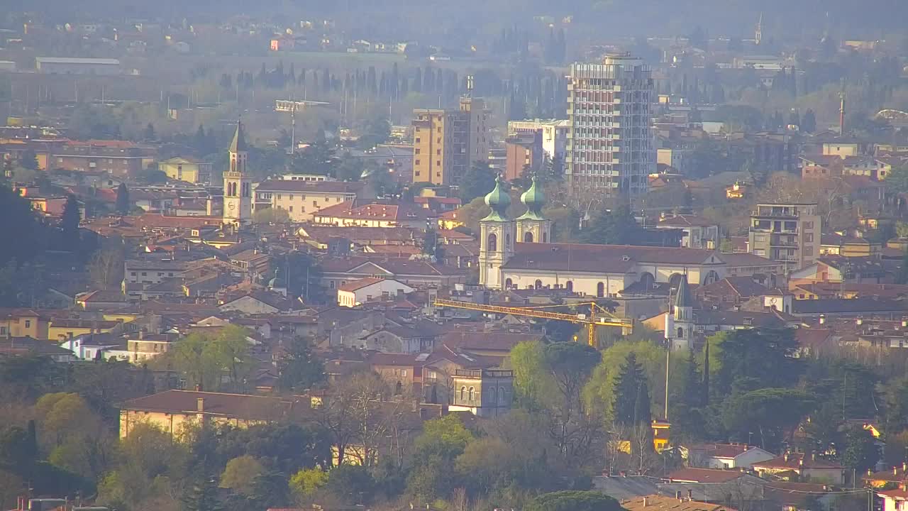 Brezmejna spletna kamera Nova Gorica in Gorica!