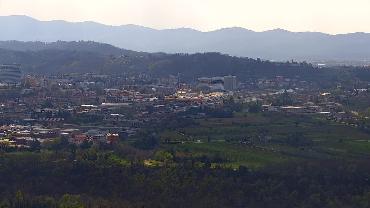 Brezmejna spletna kamera Nova Gorica in Gorica!